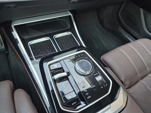 BMW 750 e xDrive = Executive = �������� | Mobile.bg � ����������� 9