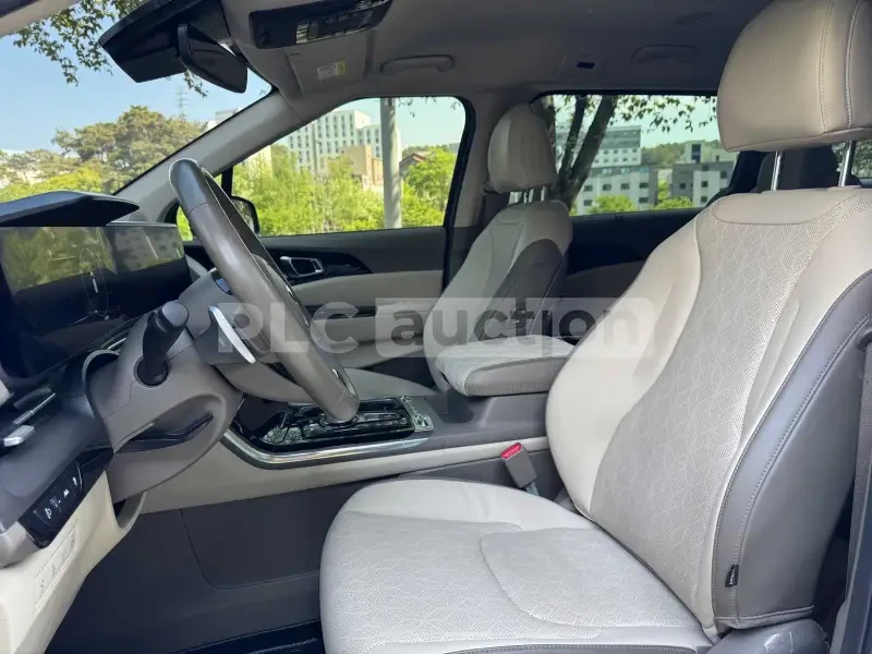 Kia Carnival, снимка 10 - Автомобили и джипове - 55031614