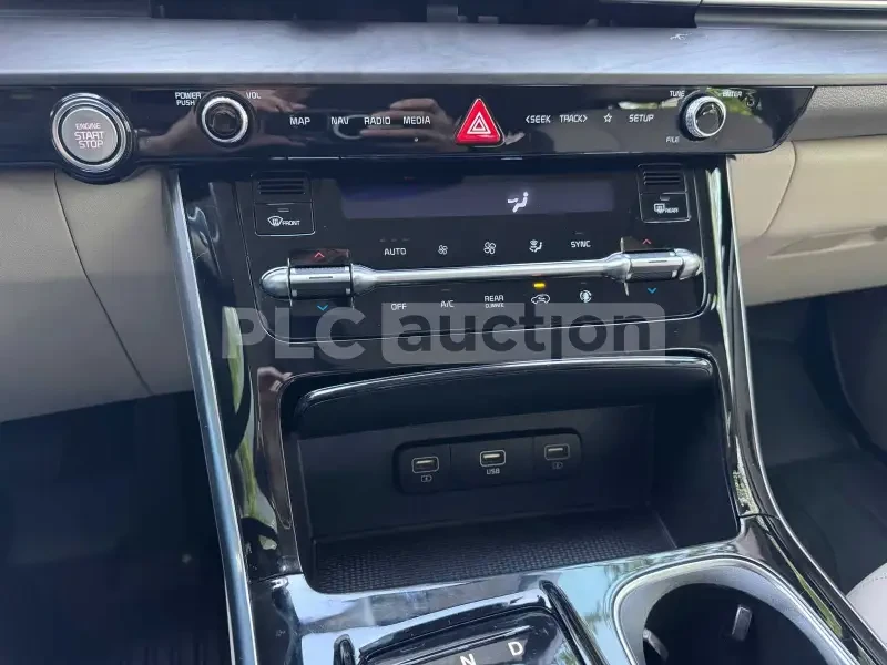 Kia Carnival, снимка 14 - Автомобили и джипове - 55031614