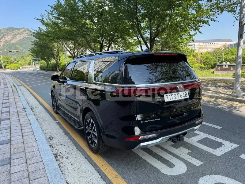 Kia Carnival, снимка 3 - Автомобили и джипове - 55031614