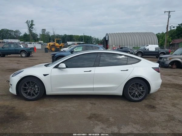 Tesla Model 3 STANDARD RANGE PLUS REAR-WHEEL DRIVE, снимка 2 - Автомобили и джипове - 56199088