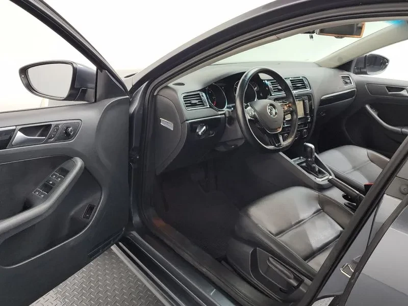VW Jetta 2.0 TDI BLUEMOTION, снимка 10 - Автомобили и джипове - 56325090