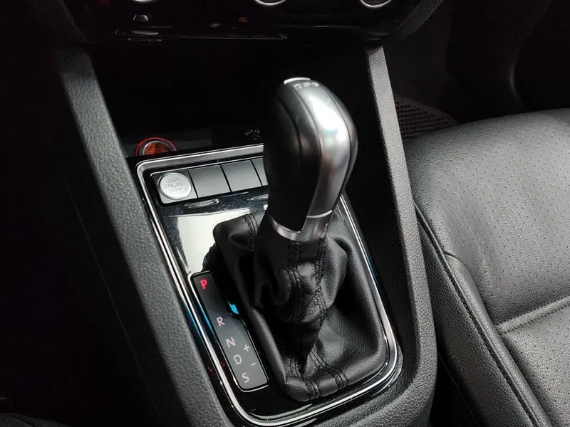 VW Jetta 2.0 TDI BLUEMOTION, снимка 9 - Автомобили и джипове - 56325090