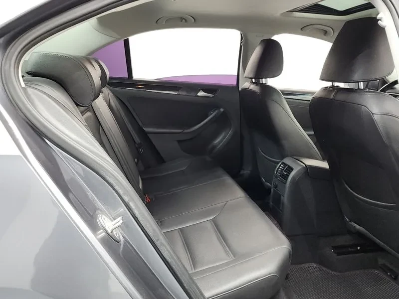 VW Jetta 2.0 TDI BLUEMOTION, снимка 12 - Автомобили и джипове - 56325090