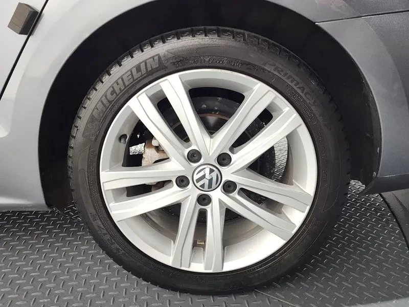 VW Jetta 2.0 TDI BLUEMOTION, снимка 5 - Автомобили и джипове - 56325090