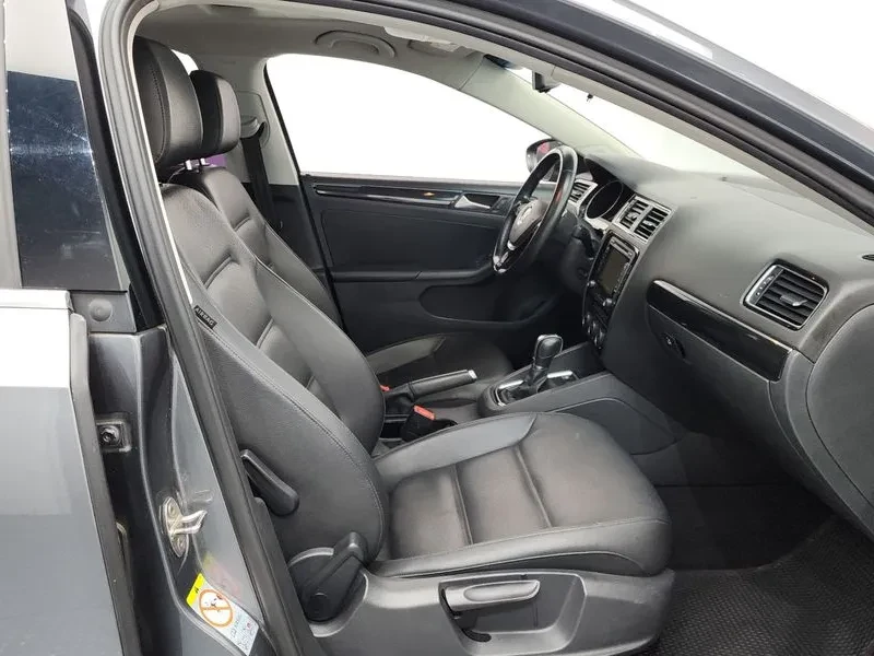 VW Jetta 2.0 TDI BLUEMOTION, снимка 11 - Автомобили и джипове - 56325090