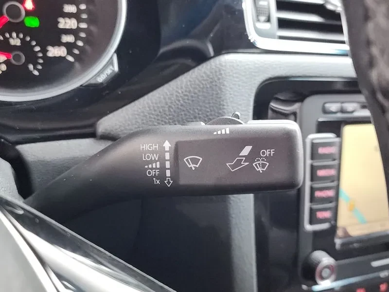 VW Jetta 2.0 TDI BLUEMOTION, снимка 15 - Автомобили и джипове - 56325090
