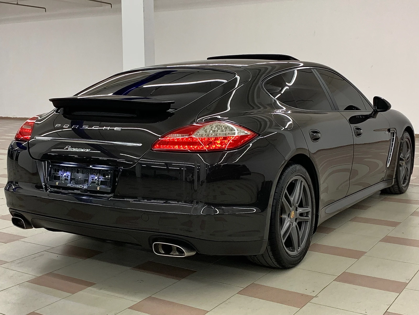 Porsche Panamera 3.0d  - изображение 2