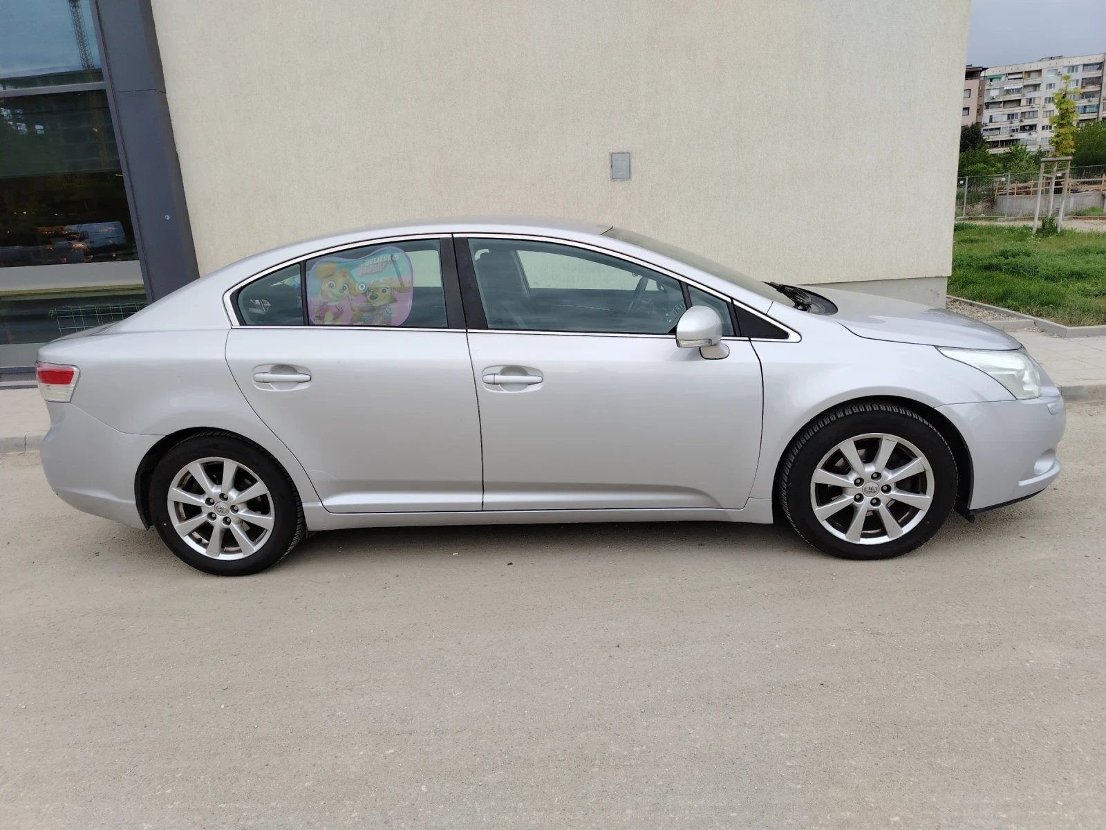 Toyota Avensis 1.8 ГАЗ - изображение 2