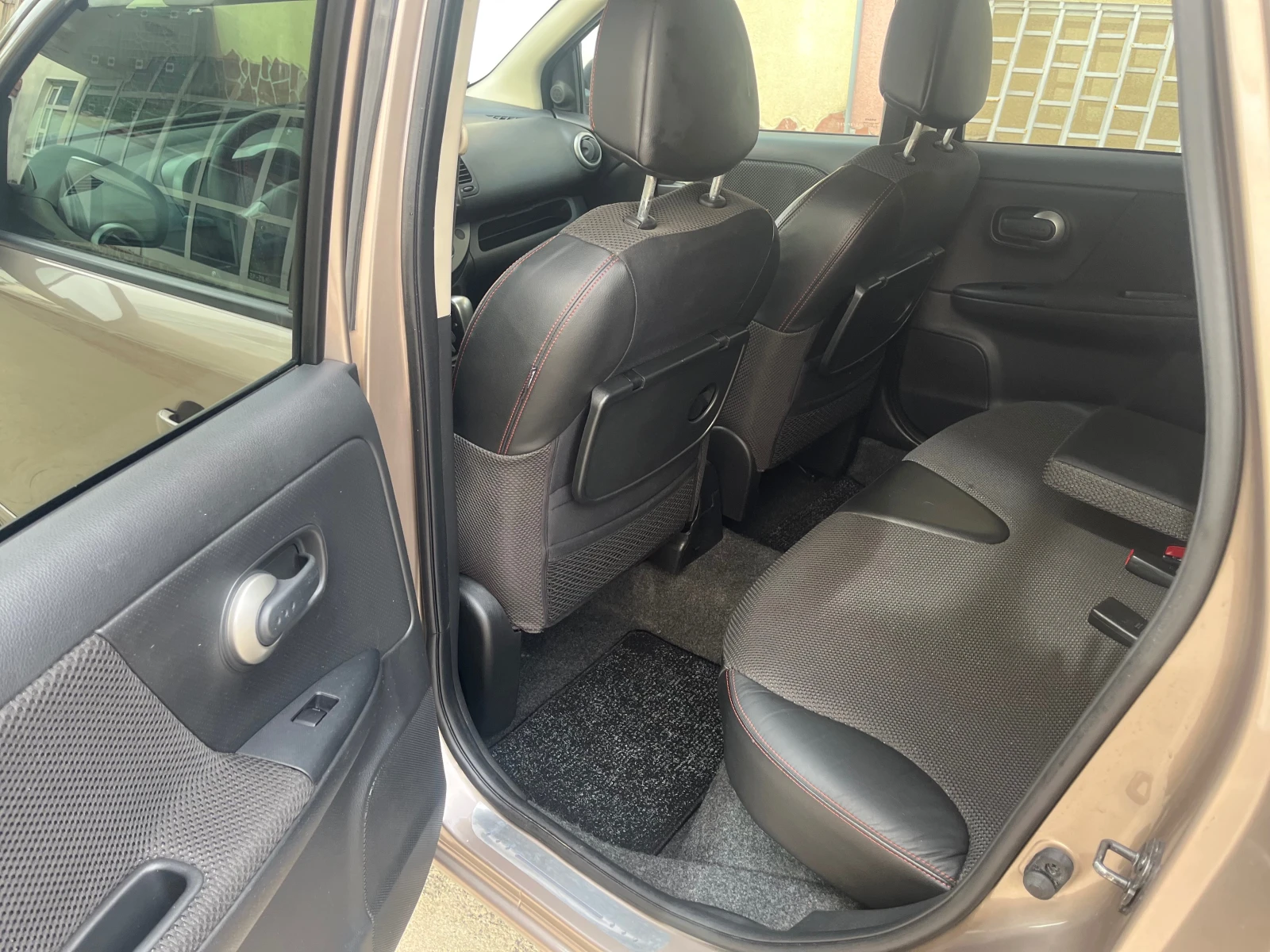 Nissan Note 1.6i АВТОМАТ - изображение 8