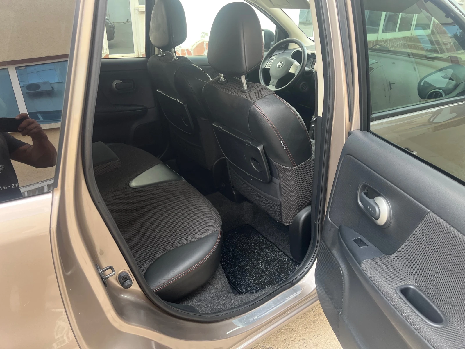 Nissan Note 1.6i АВТОМАТ - изображение 10