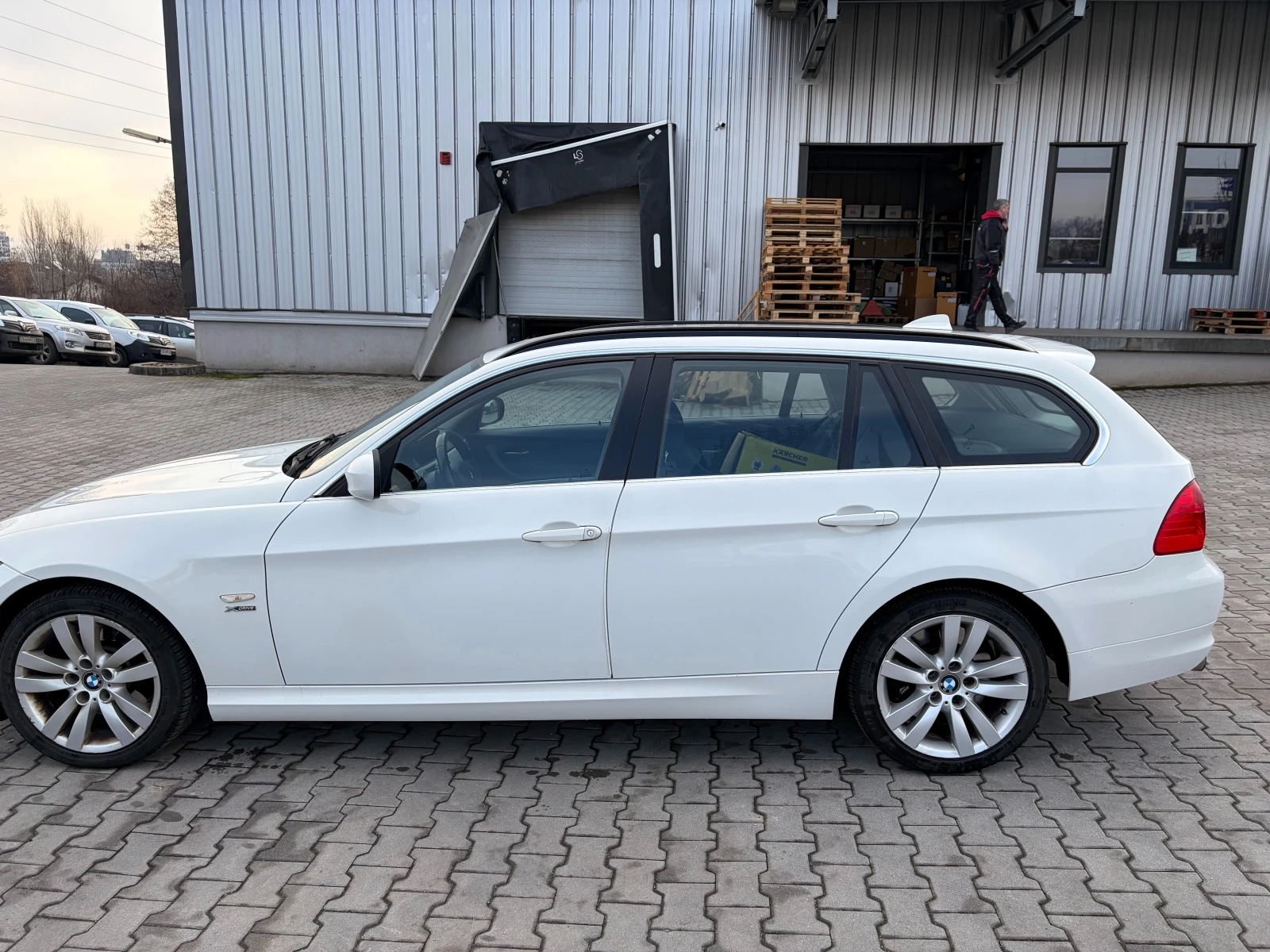 BMW 330 XD, снимка 4 - Автомобили и джипове - 53716607