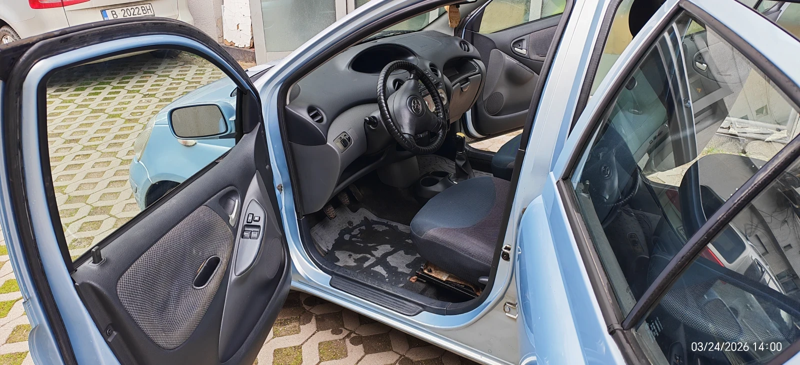 Toyota Yaris, снимка 14 - Автомобили и джипове - 53961103
