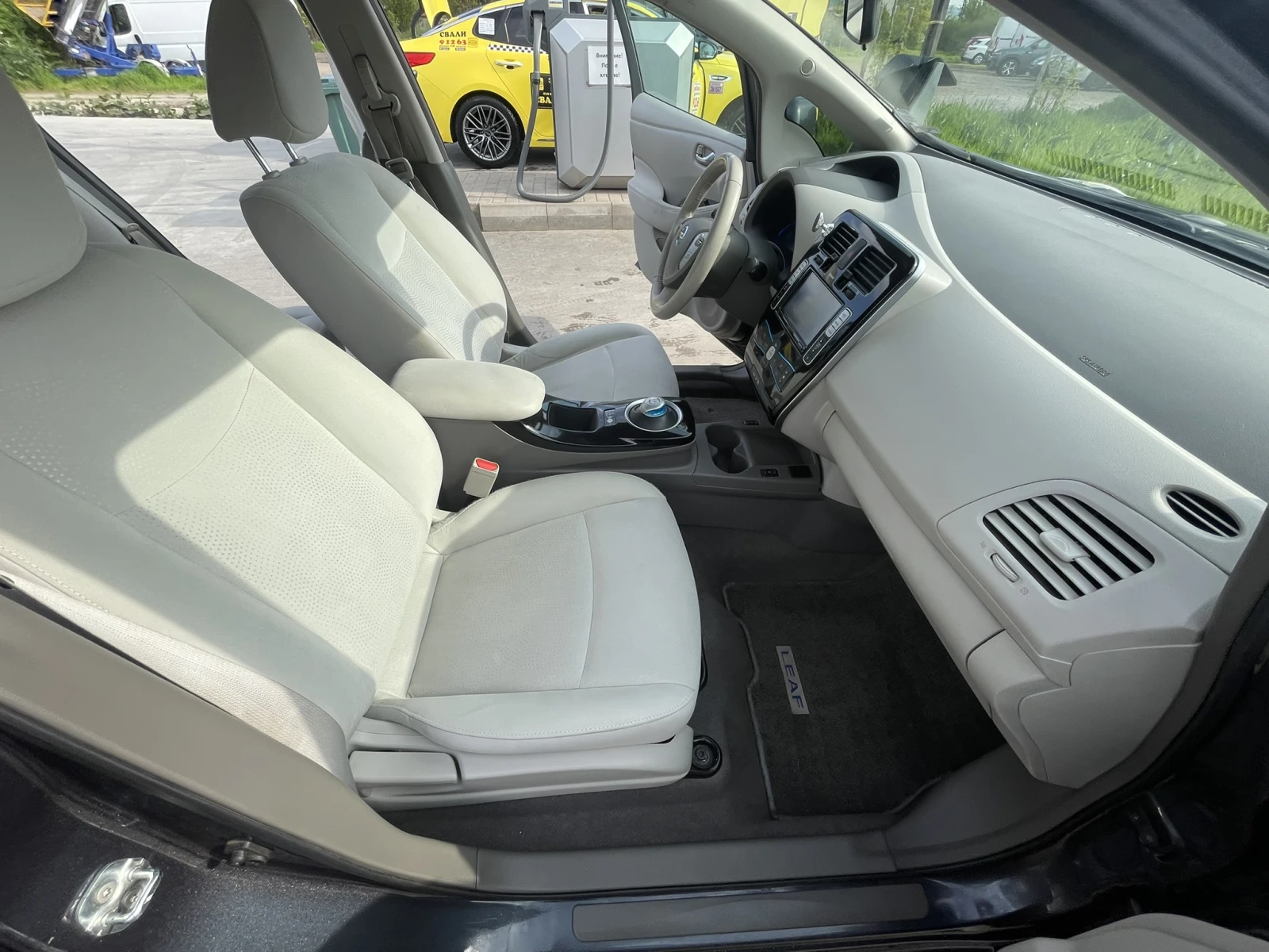 Nissan Leaf , снимка 6 - Автомобили и джипове - 54271103