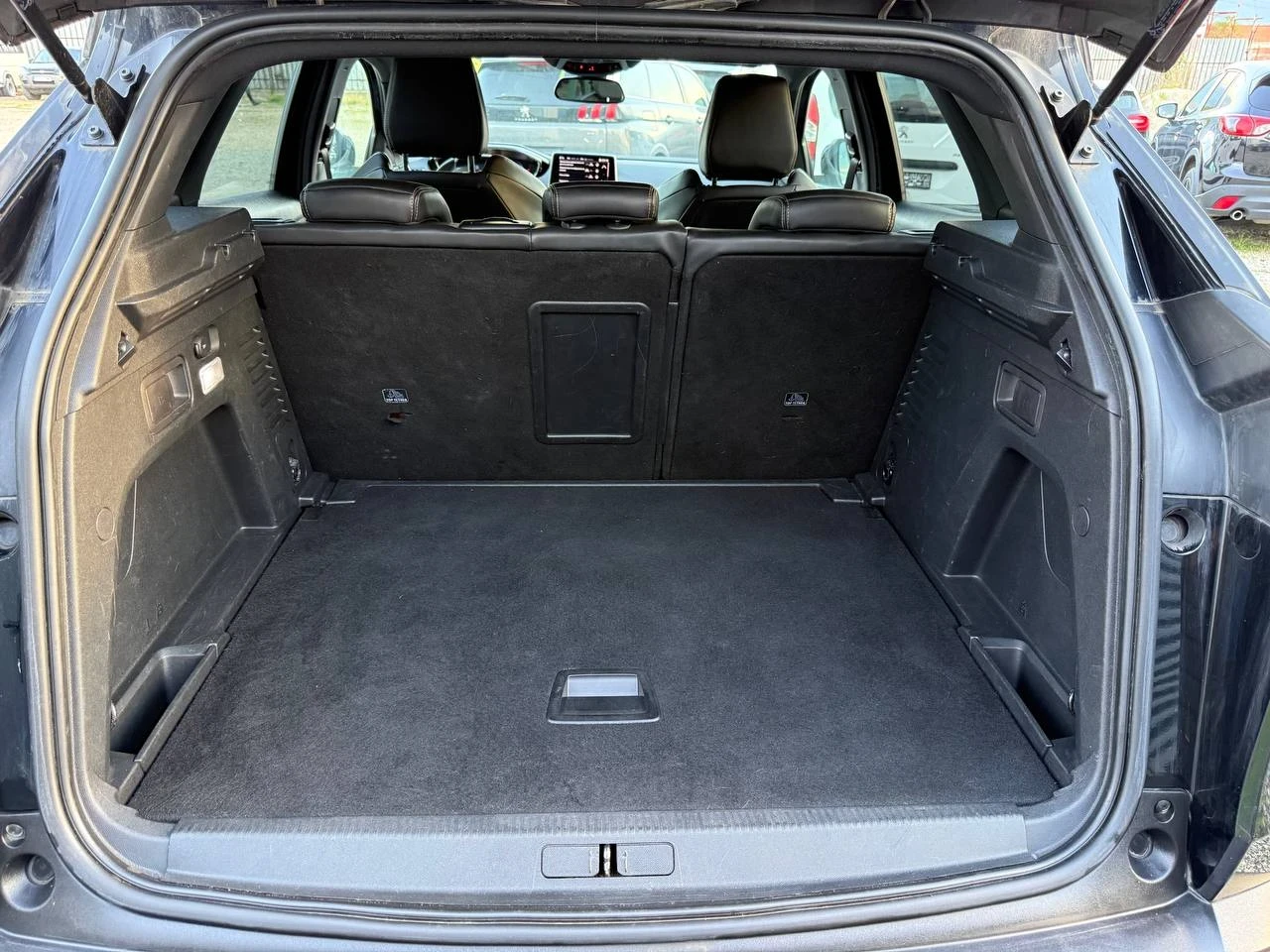 Peugeot 3008 3008gt /Automatic/ Camera , снимка 16 - Автомобили и джипове - 54363025