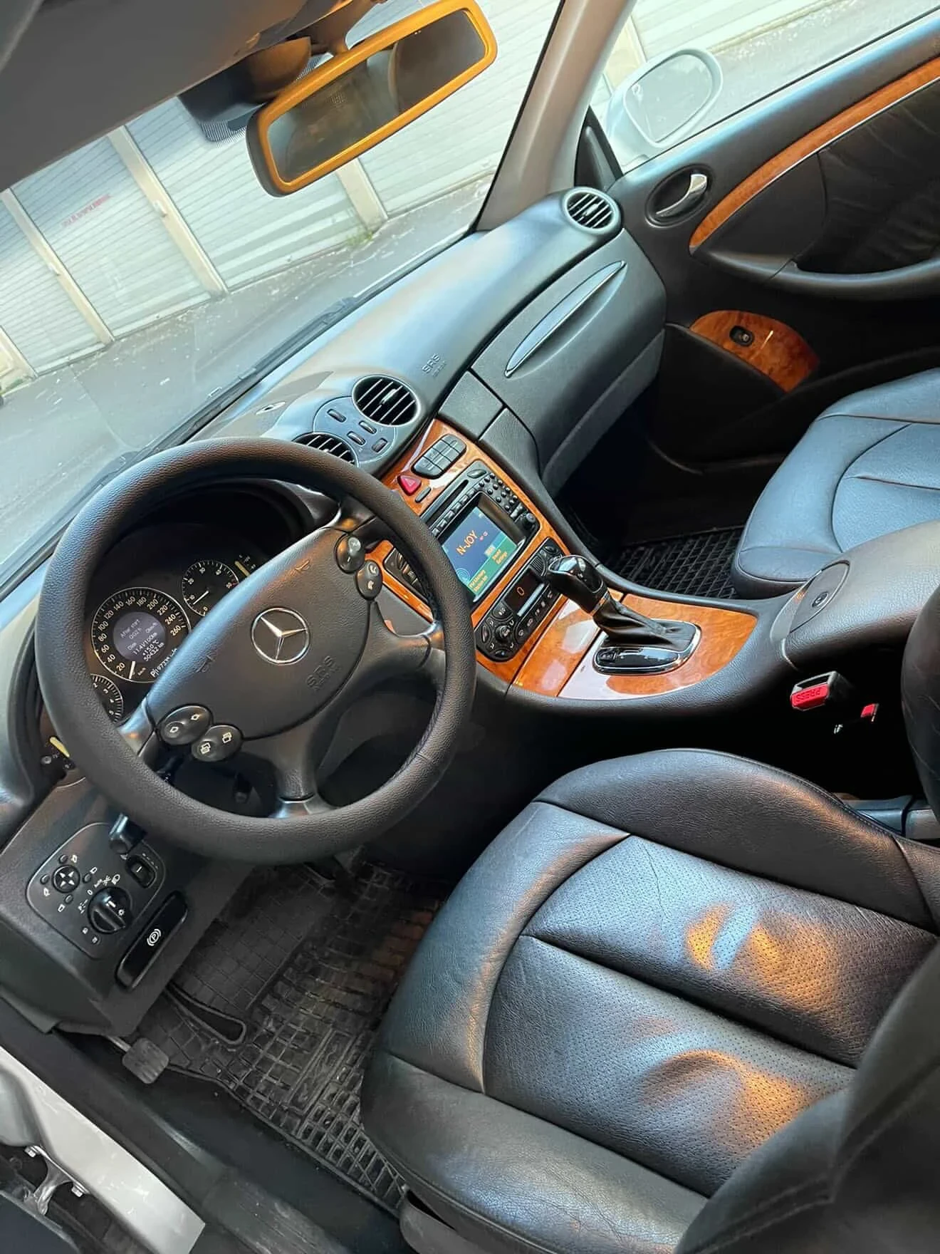 Mercedes-Benz CLK CLK 270CDI, снимка 12 - Автомобили и джипове - 54544815