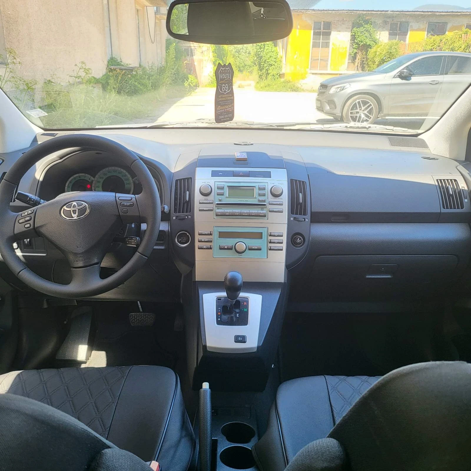 Toyota Corolla verso 1.8 VVT-i , снимка 7 - Автомобили и джипове - 55103714