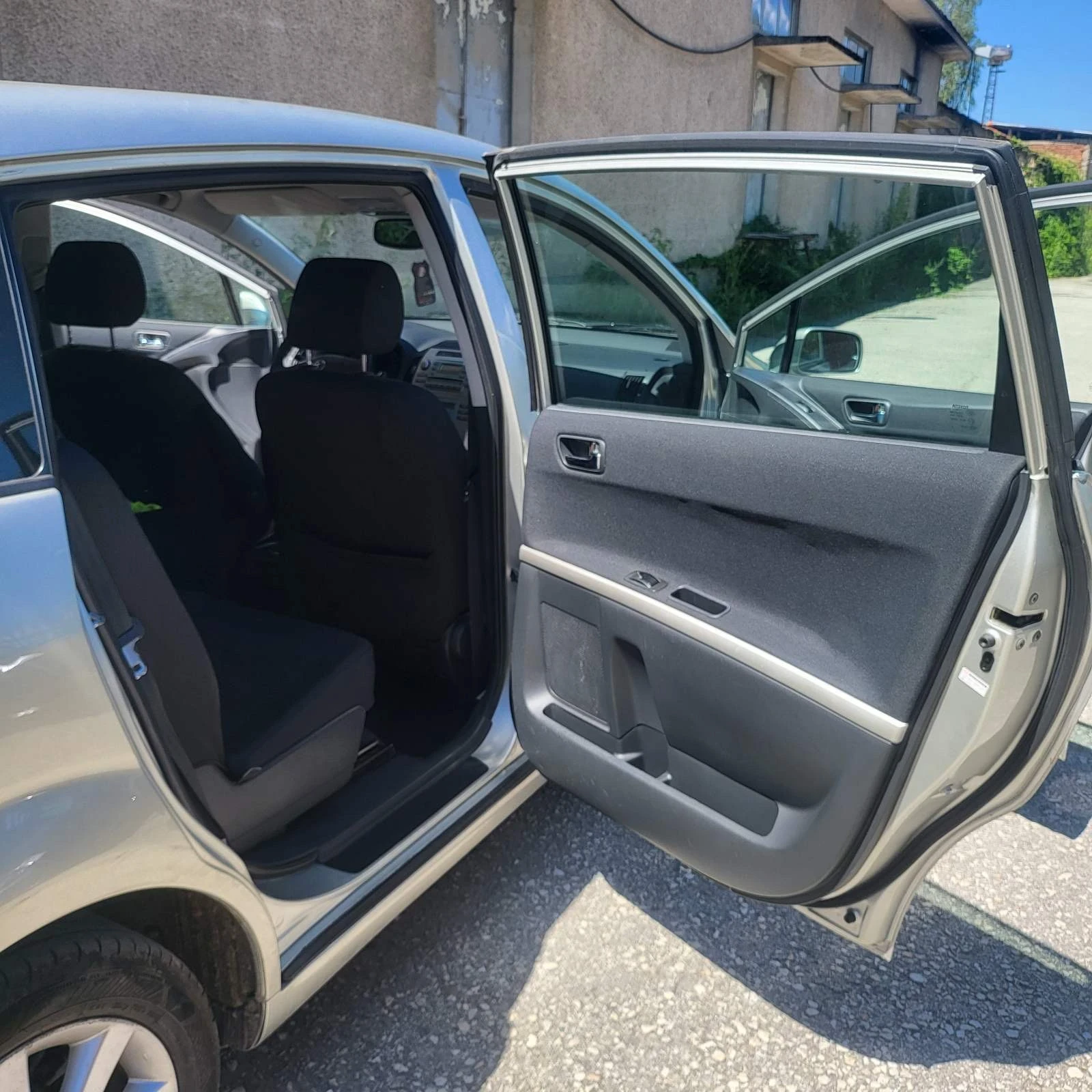 Toyota Corolla verso 1.8 VVT-i , снимка 10 - Автомобили и джипове - 55103714