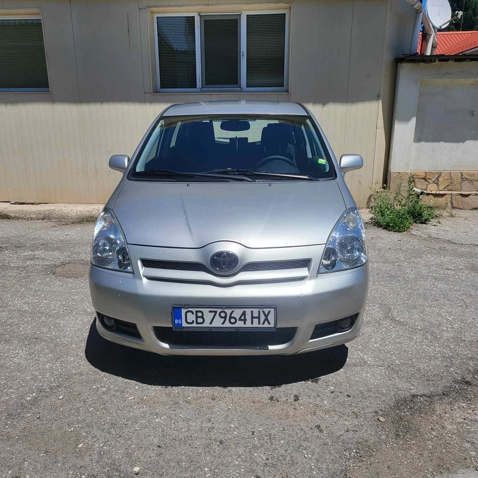 Toyota Corolla verso 1.8 VVT-i , снимка 2 - Автомобили и джипове - 55103714