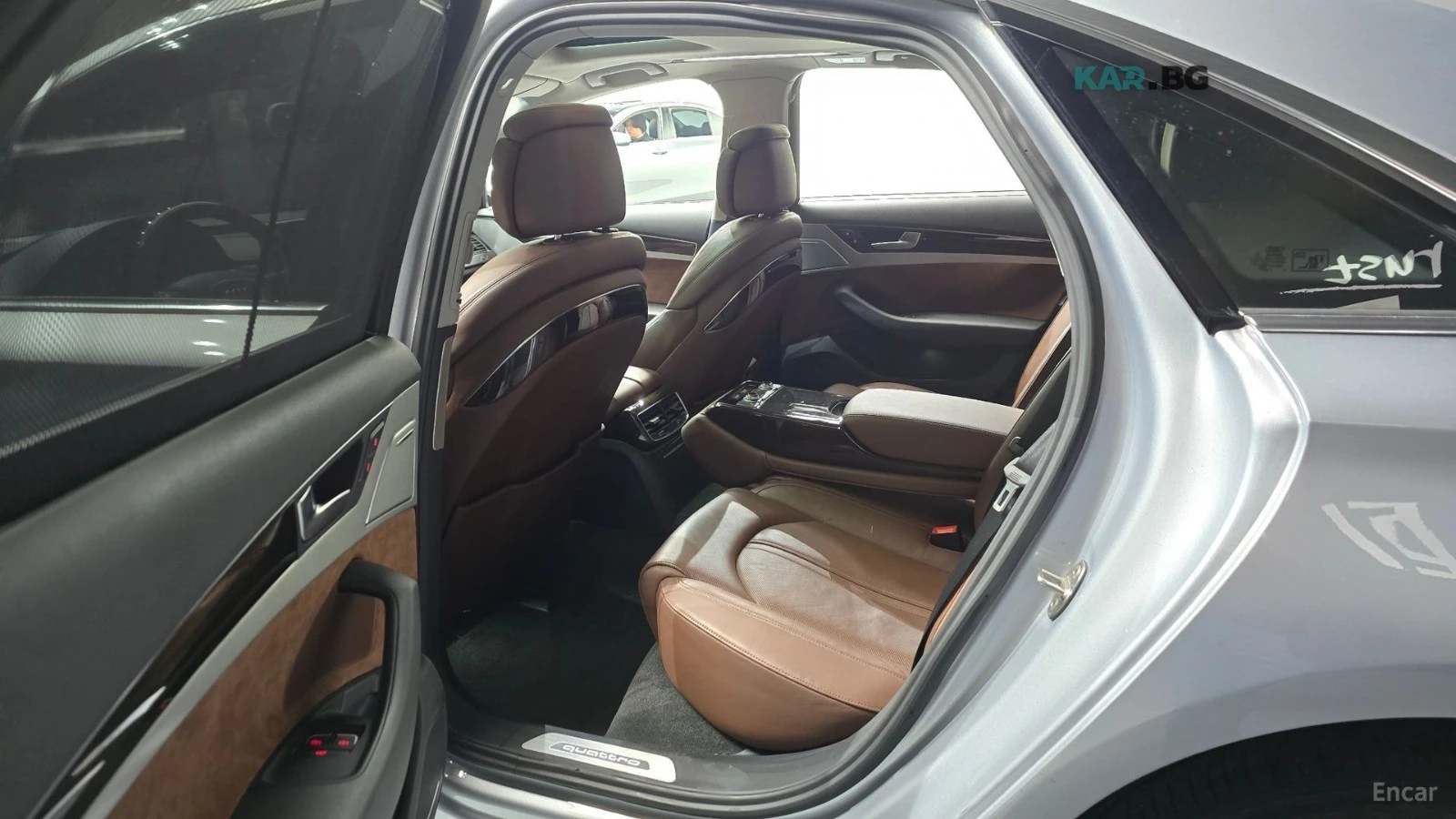 Audi A8 4.2TDI / DISTRONIC / ОБДУХ / ПОДГРЕВИ , снимка 11 - Автомобили и джипове - 55265518