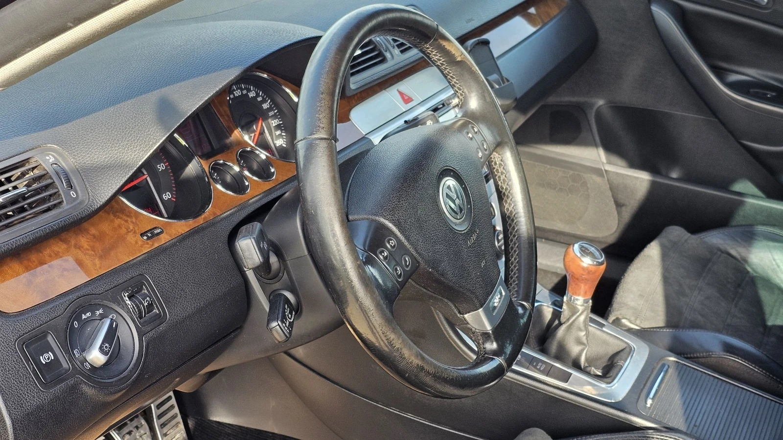 VW Passat 2.0 TDI 170, снимка 13 - Автомобили и джипове - 55288763
