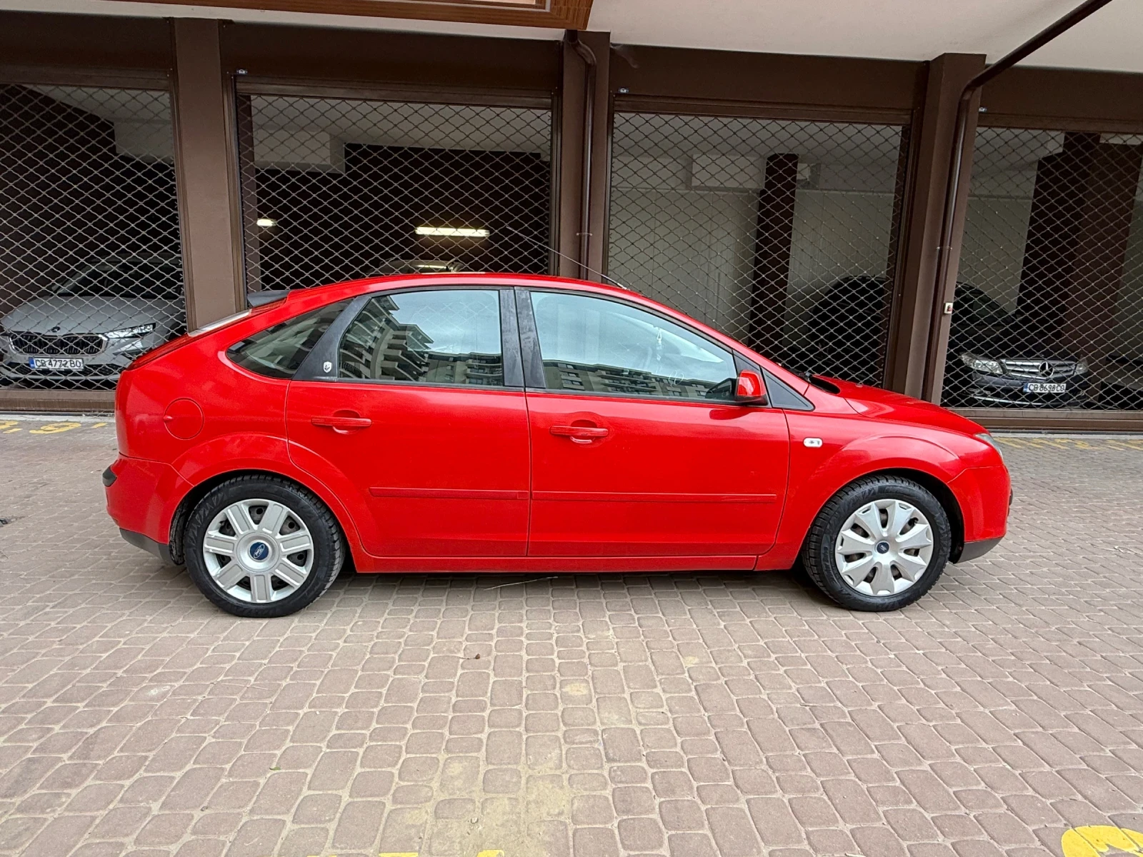 Ford Focus 1.6 автоматик, снимка 8 - Автомобили и джипове - 55407337