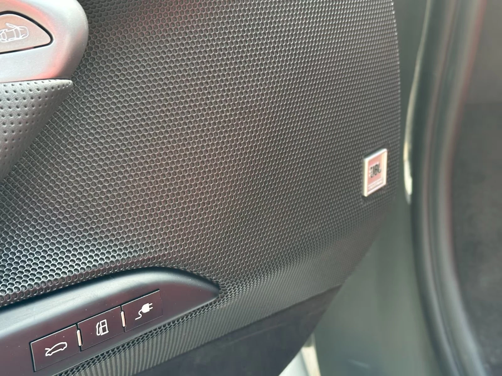 Ferrari 296 GTS LIFT / CARBON / CERAMIC / JBL / 360 / , снимка 11 - Автомобили и джипове - 55412440