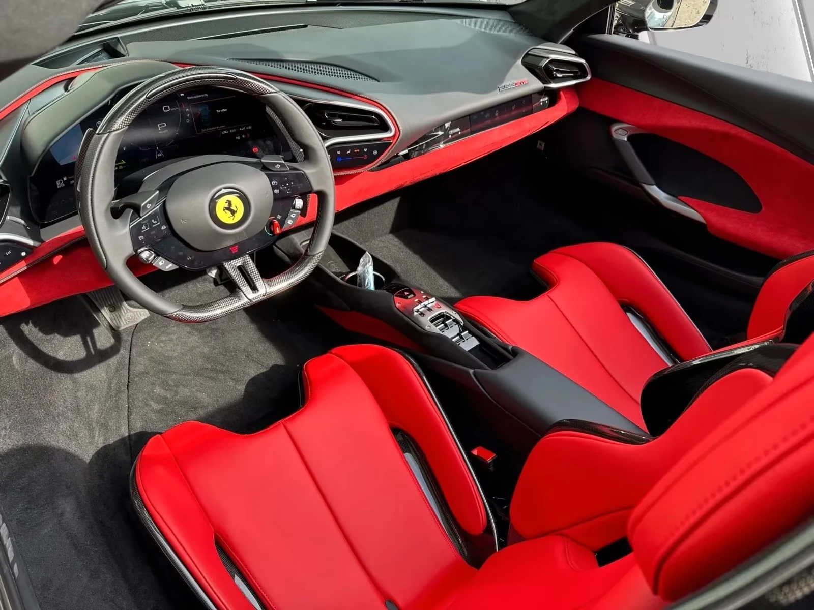Ferrari 296 GTS LIFT / CARBON / CERAMIC / JBL / 360 / , снимка 14 - Автомобили и джипове - 55412440
