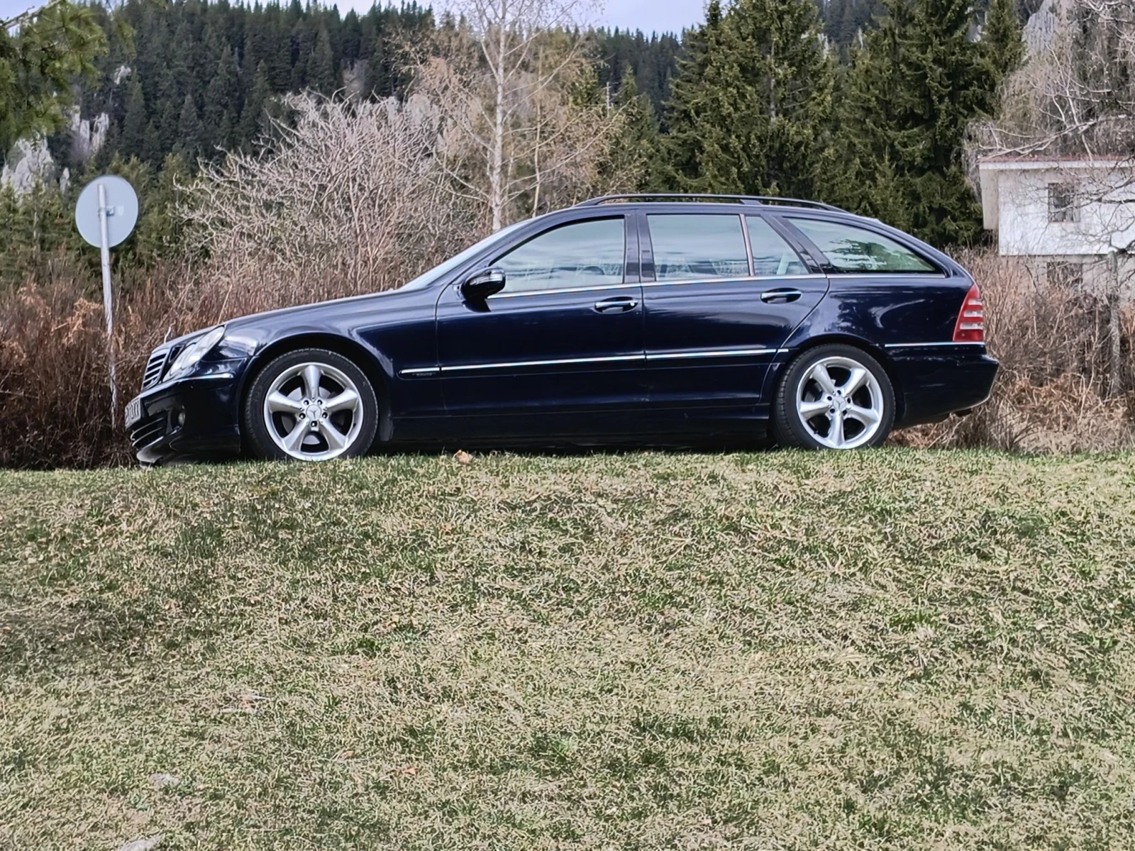 Mercedes-Benz 220 Комби , снимка 10 - Автомобили и джипове - 56192195