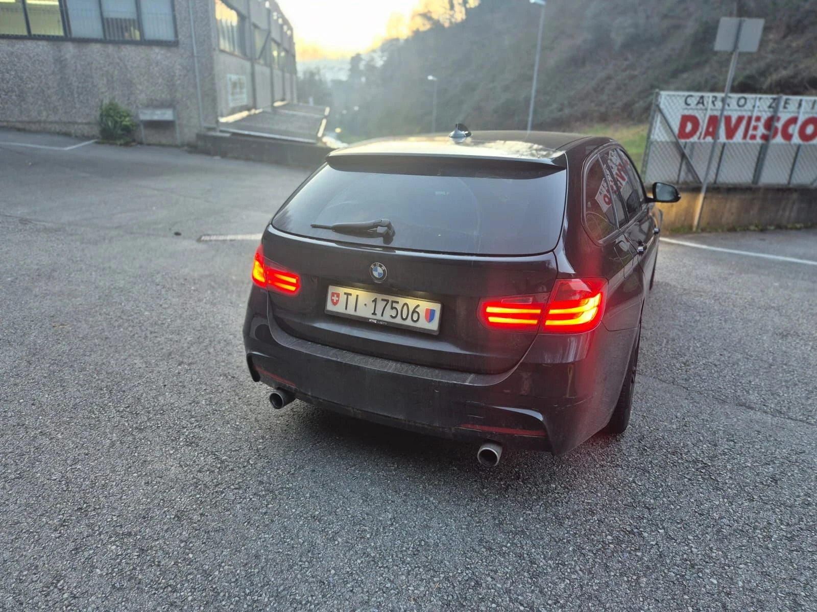 BMW 320 Swiss/M-pak/100% , снимка 16 - Автомобили и джипове - 56304908