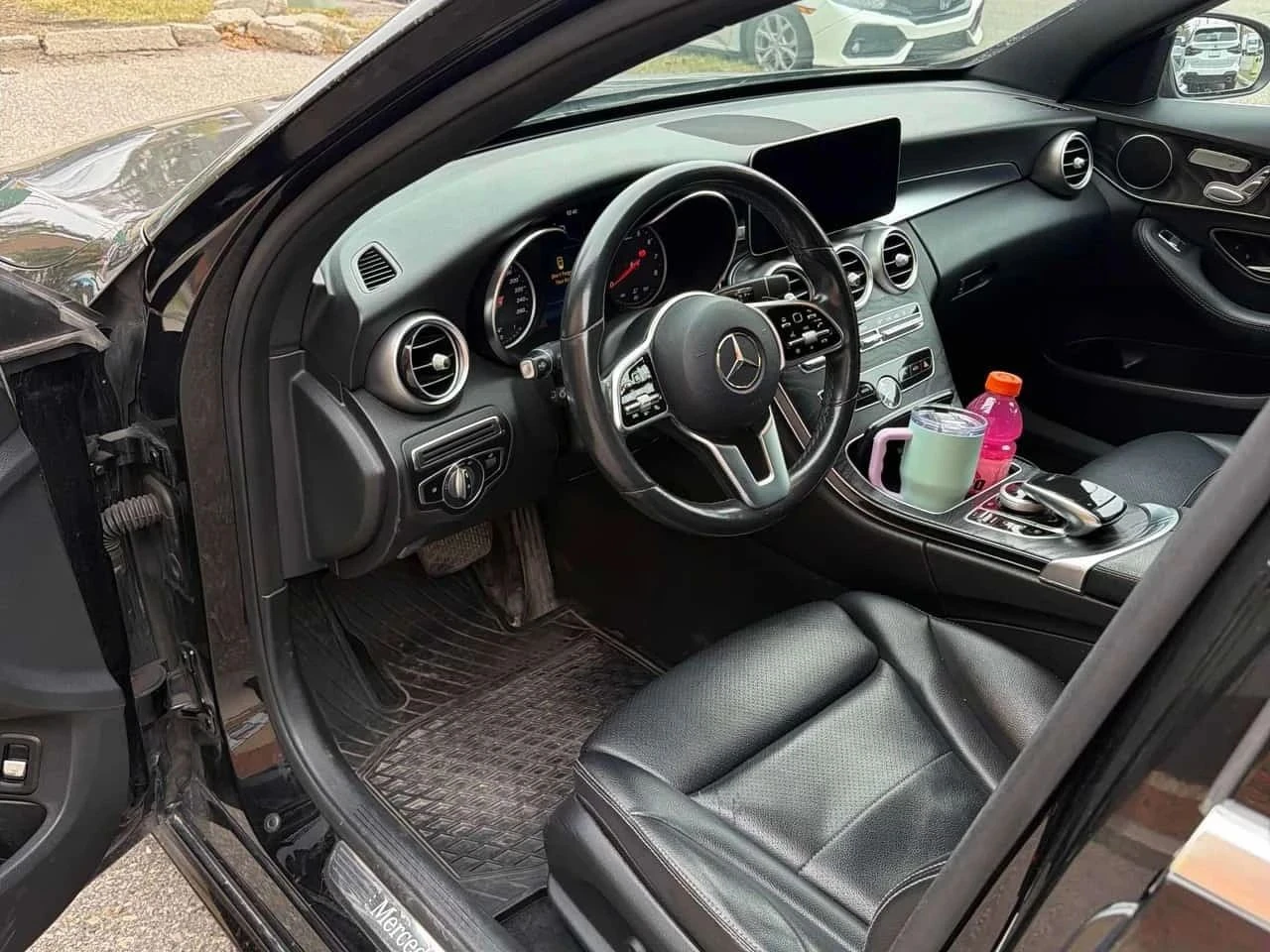 Mercedes-Benz C 300, снимка 7 - Автомобили и джипове - 56700182