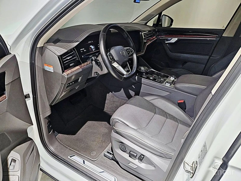 VW Touareg, снимка 10 - Автомобили и джипове - 53054080