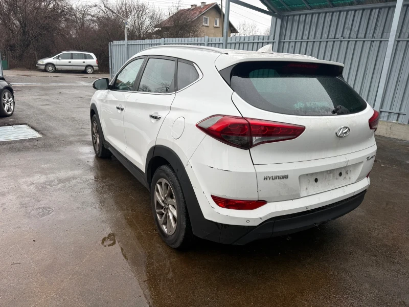 Hyundai Tucson 1.7CRDI 116кс, снимка 5 - Автомобили и джипове - 53246535