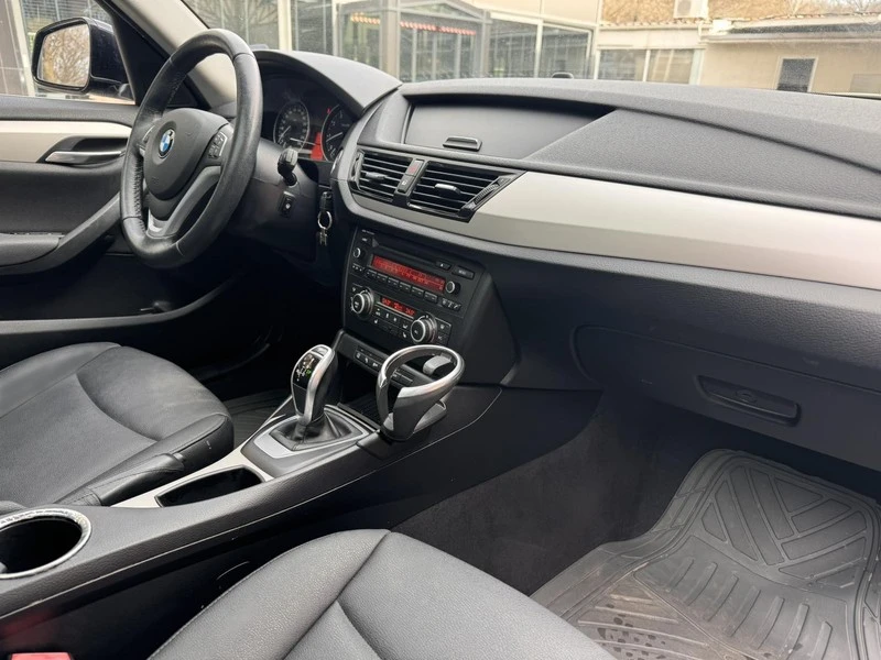 BMW X1, снимка 11 - Автомобили и джипове - 49466580