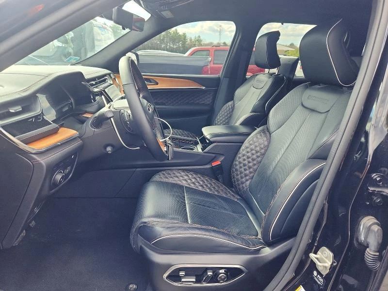 Jeep Grand cherokee Summit 4XE, снимка 9 - Автомобили и джипове - 53651056