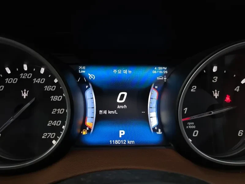 Maserati Levante 3.0D AWD, снимка 8 - Автомобили и джипове - 56497351