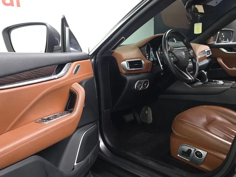 Maserati Levante 3.0D AWD, снимка 10 - Автомобили и джипове - 56497351