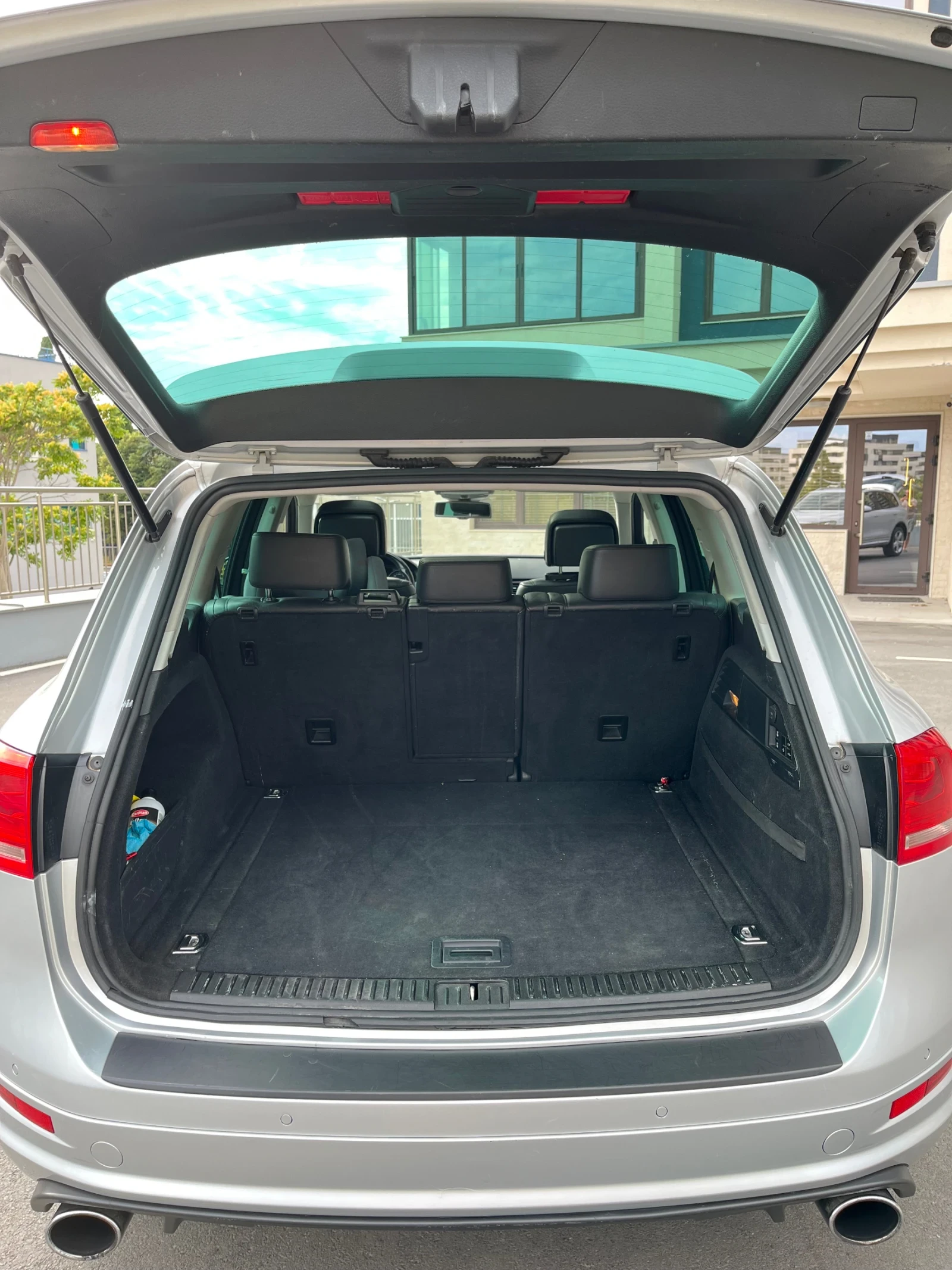 VW Touareg 3.0TDI (245к.с) R-Line - Въздух - 360 Камери - изображение 9