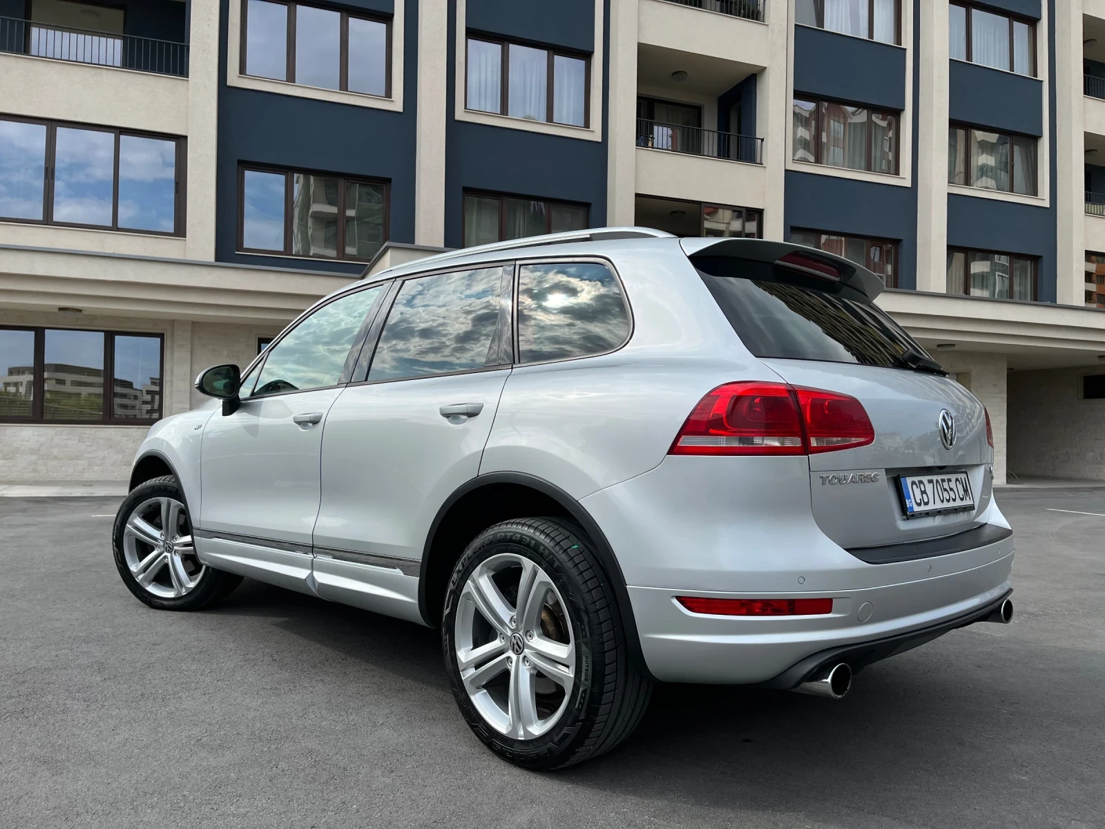 VW Touareg 3.0TDI (245к.с) R-Line - Въздух - 360 Камери - изображение 5