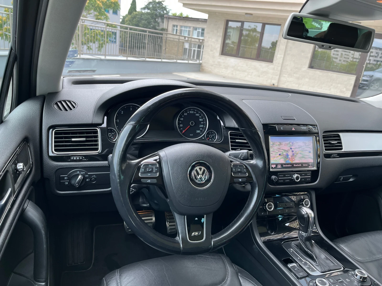 VW Touareg 3.0TDI (245.) R-Line -  - 360  | Mobile.bg   16