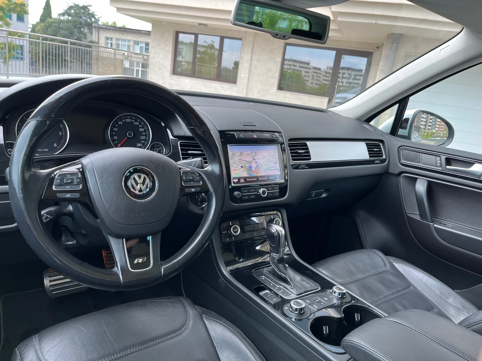 VW Touareg 3.0TDI (245.) R-Line -  - 360  | Mobile.bg   12