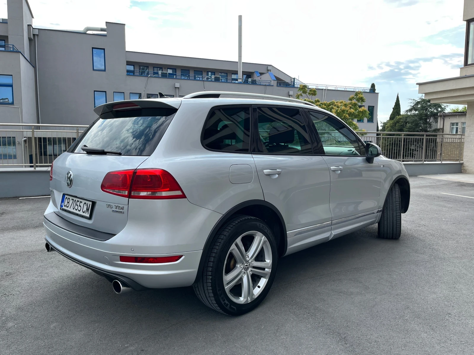 VW Touareg 3.0TDI (245к.с) R-Line - Въздух - 360 Камери - изображение 7