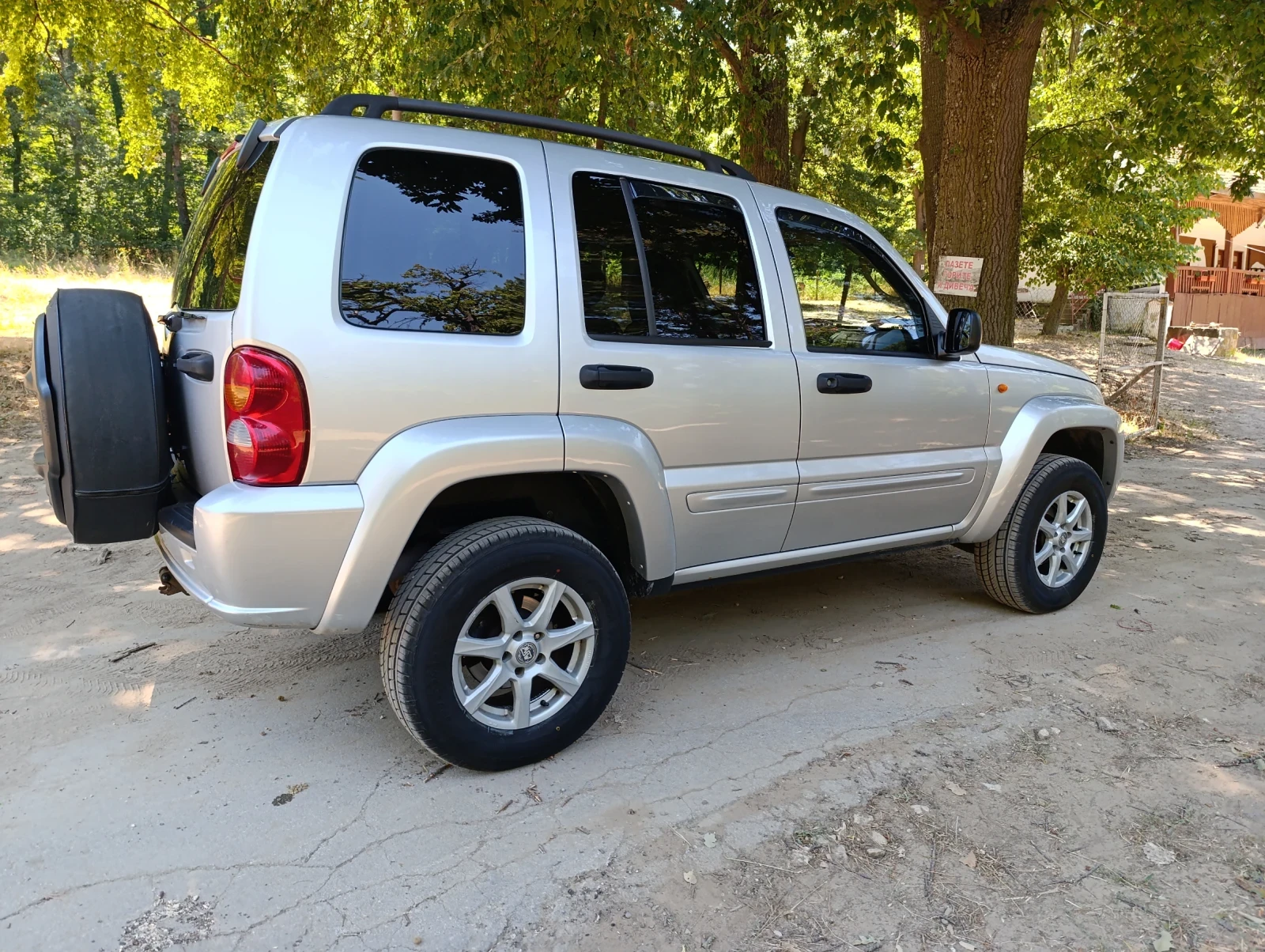 Jeep Cherokee  - изображение 5