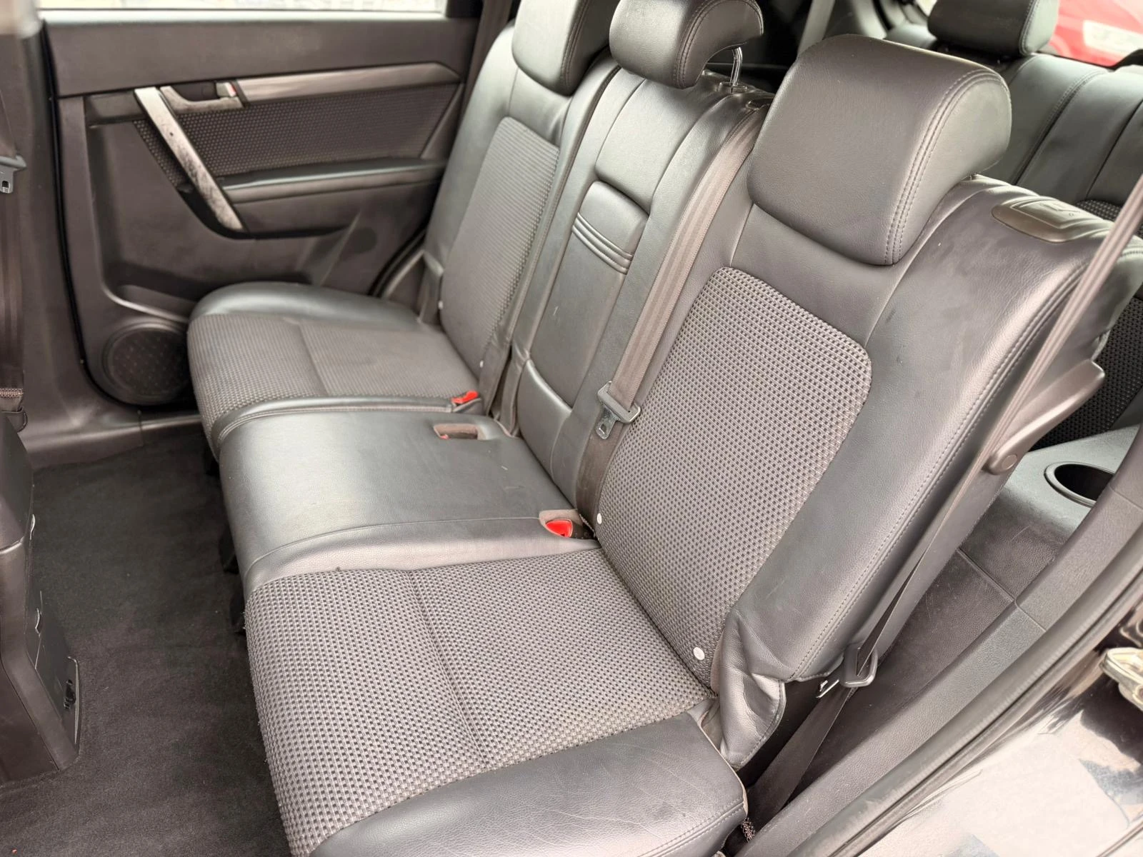 Chevrolet Captiva 2.0D 7 MECTA, снимка 9 - Автомобили и джипове - 53925237