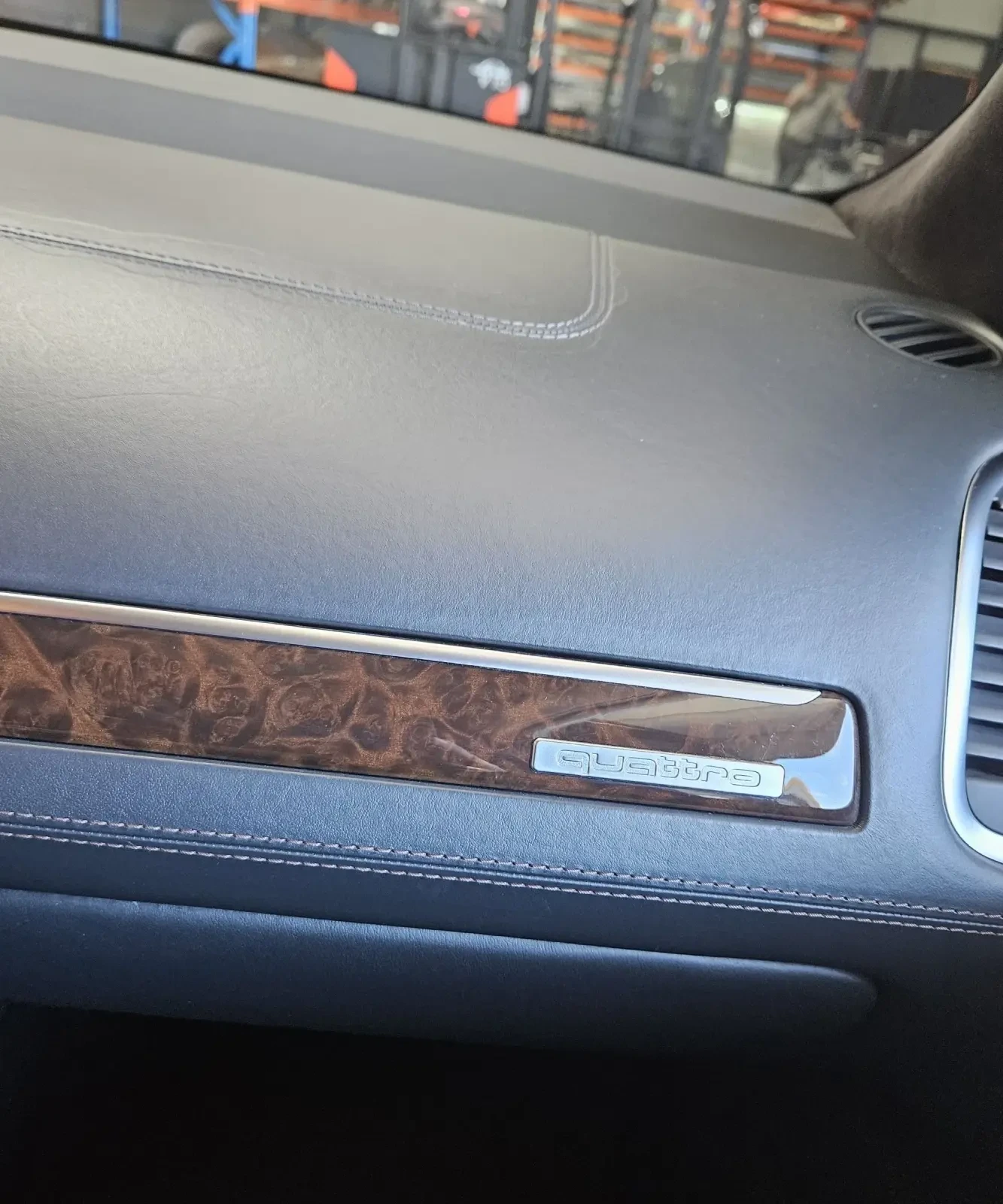 Audi Q7 ЕКСКЛУЗИВ ДИСТРОНИК, снимка 14 - Автомобили и джипове - 54192353