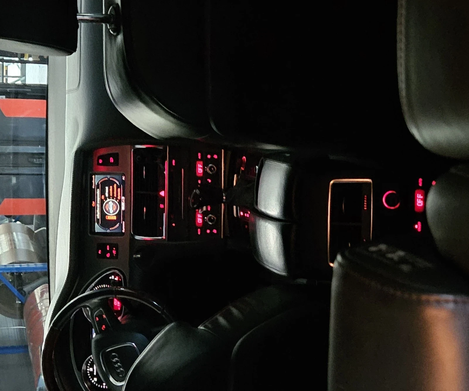 Audi Q7 ЕКСКЛУЗИВ ДИСТРОНИК, снимка 11 - Автомобили и джипове - 54113318