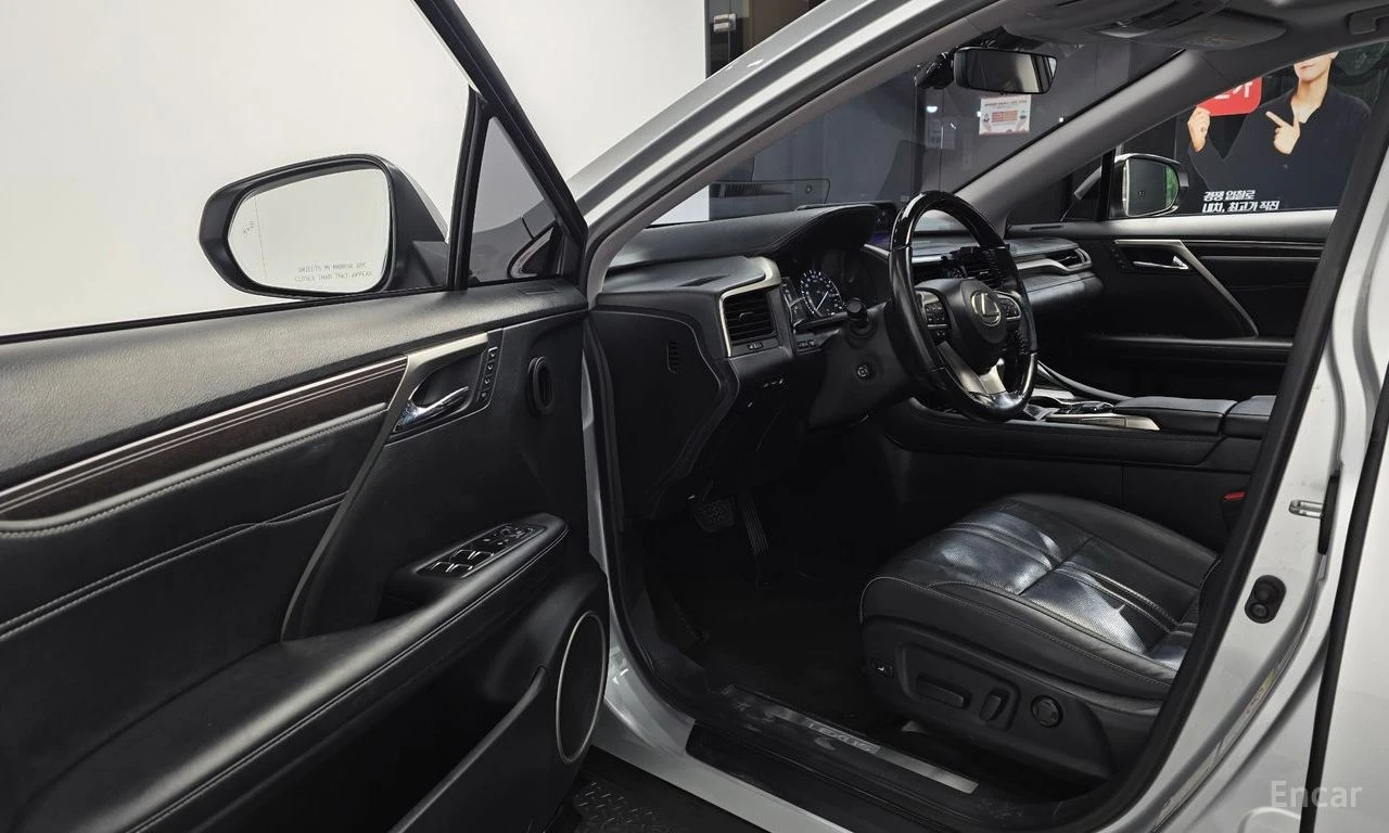 Lexus RX 450h * КОЖА* ПОДГРЕВ* ОБДУХВАНЕ* ПАНОРАМА* HEAD-UP* , снимка 10 - Автомобили и джипове - 54446230