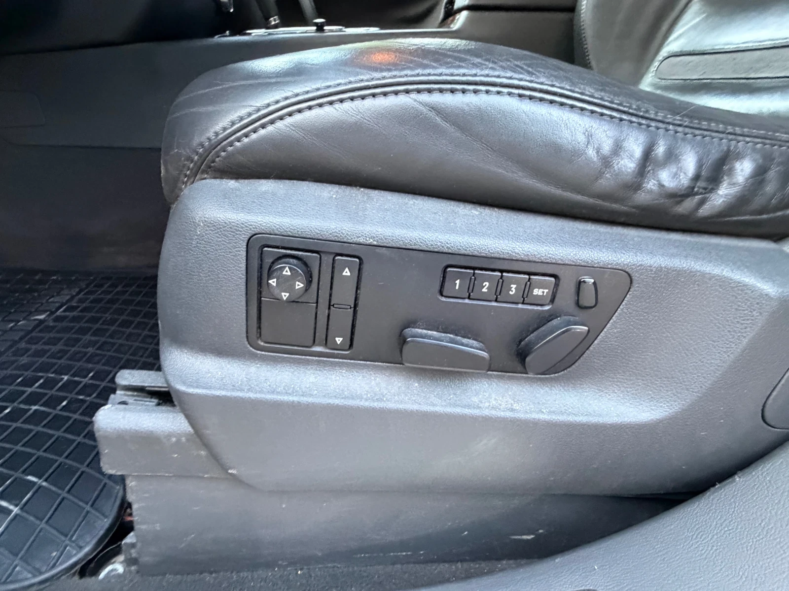VW Touareg Автоматик!, снимка 14 - Автомобили и джипове - 55504590