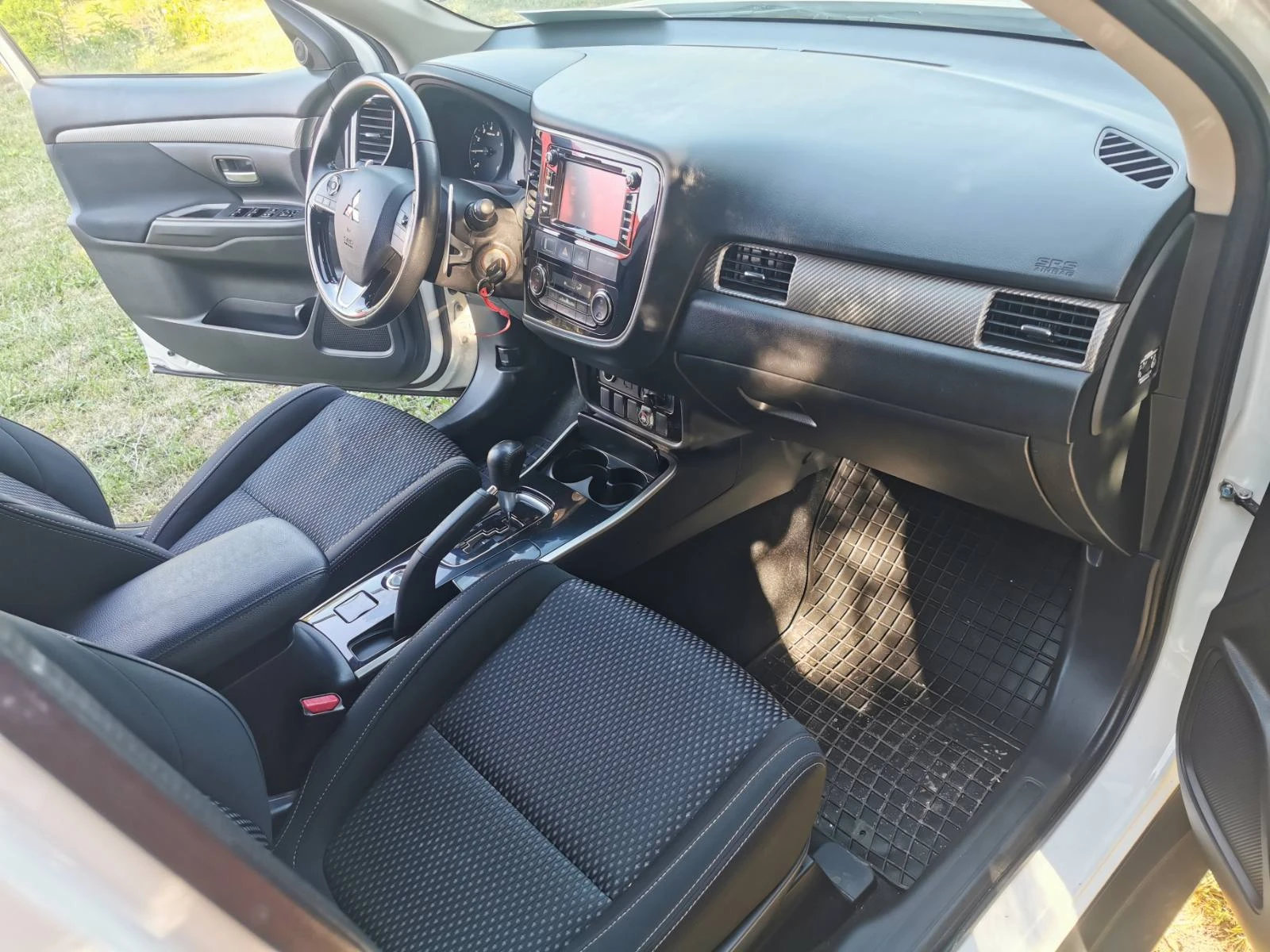 Mitsubishi Outlander 2.0 150 к.с. 4х4, газ, автомат, снимка 12 - Автомобили и джипове - 55873810