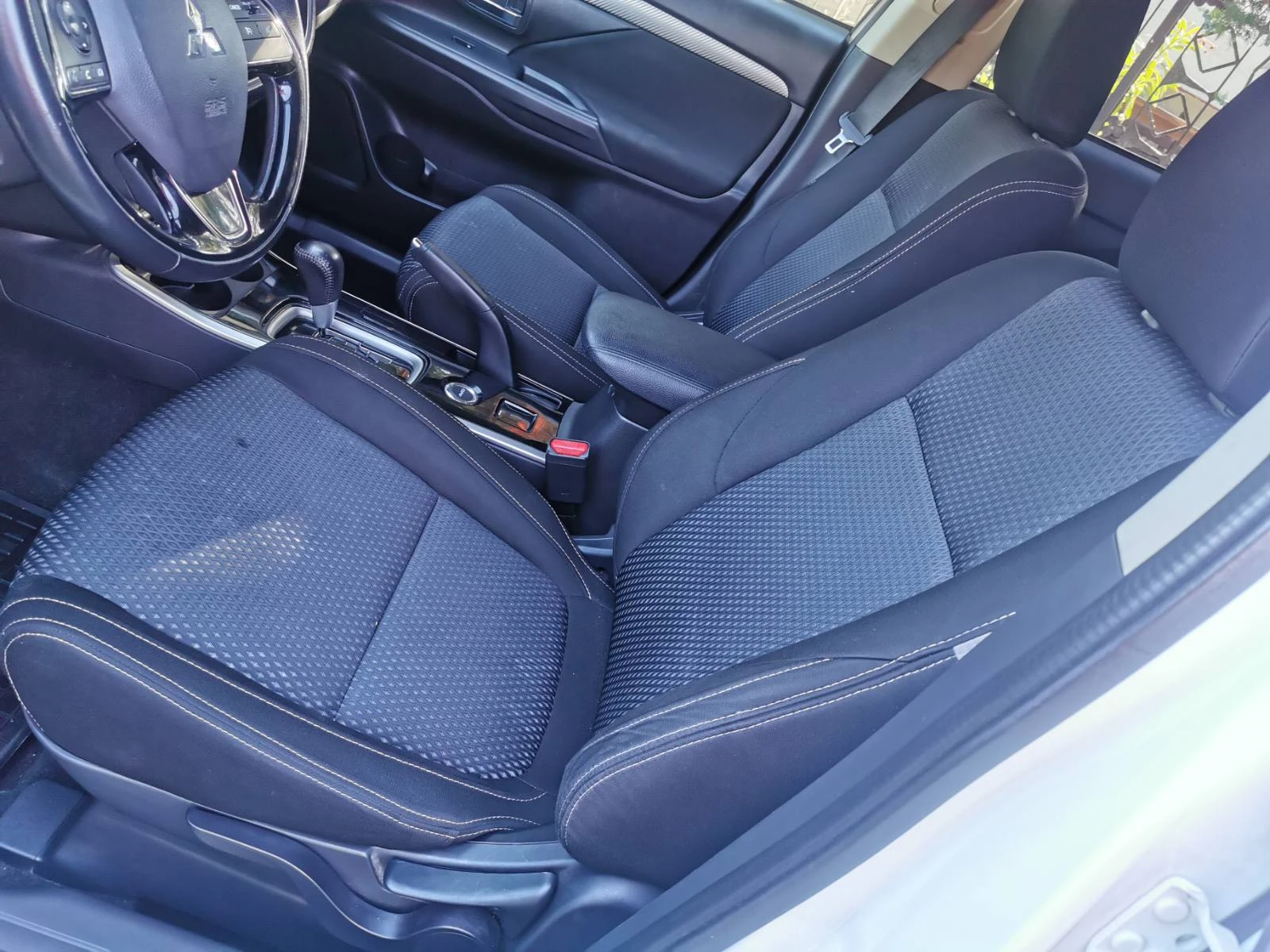 Mitsubishi Outlander 2.0 150 к.с. 4х4, газ, автомат, снимка 16 - Автомобили и джипове - 55873810